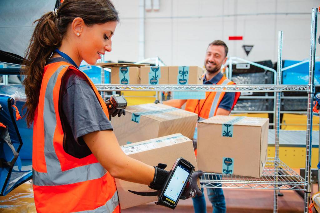 amazon-deposito-lavoro-lavoratori-626926