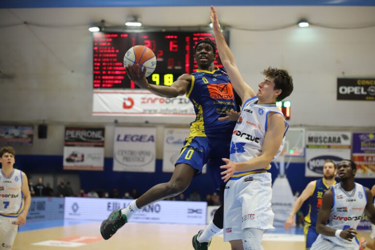 Givova Scafati vince a Capo D’Orlando ed è prima in classifica