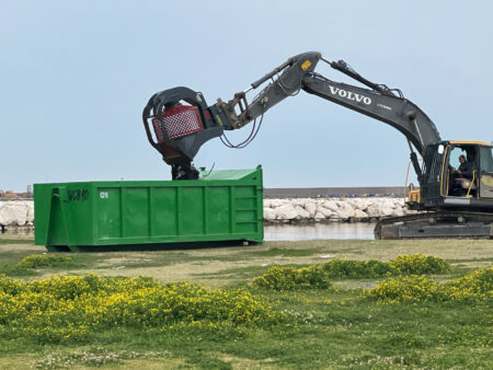 Pulizia degli arenili castellammare
