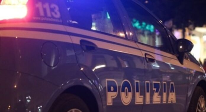 6704139_21141537_5517264_1732_auto_polizia_notte_1_