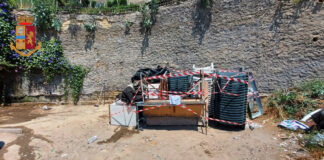Un vero e proprio lido abusivo sul lungomare di Napoli: il blitz a Marechiaro lido abusivo napoli marechiaro