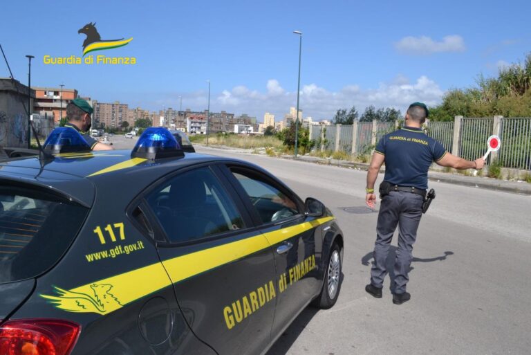 Riciclavano ed inviavano denaro in Cina, blitz anche a Napoli: 33 arresti. “Profitti illeciti conseguiti da più gruppi criminali” Riciclavano ed inviavano denaro in Cina, blitz anche a Napoli: 33 arresti. “Profitti illeciti conseguiti da più gruppi criminali”