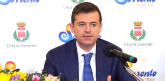 Sorrento, imprenditore denuncia tangenti: sotto inchiesta il sindaco Coppola e il suo collaboratore
