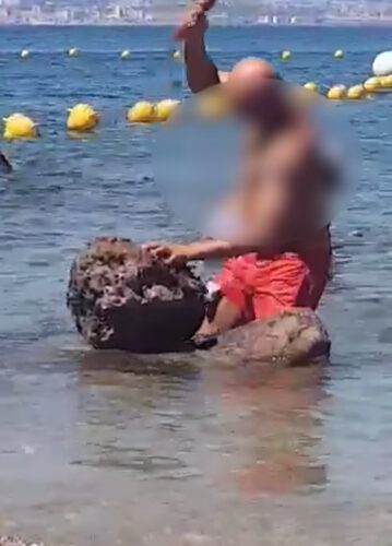 castellammare distrugge scoglio datteri di mare 1