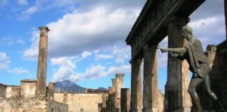 Coppia di ragazzi gay offesa negli Scavi di Pompei: la denuncia sui social tempio apollo pompei 10 cose non perdere