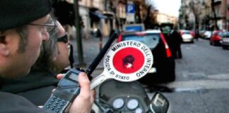 Napoli arrestato 38enne rapinatore seriale. Aveva scippato il cellulare a turista e riprovato con altra donna