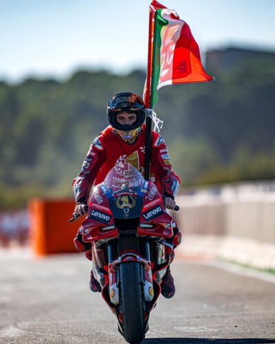 Bagnaia e Ducati sono campioni del mondo