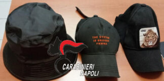 Sorrento, tenta di rubare una bici e un monopattino: arrestato il “mago” dei berretti Sorrento presunto ladro monopattino berretti