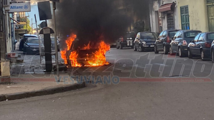 boscoreale fiamme auto