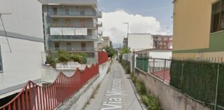 Boscoreale, vola giù dal balcone mentre tenta di entrare in casa dalla moglie: morto 62enne boscoreale via guastafierro