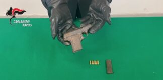 Estorsioni e droga, spallata al clan Cesarano di Castellammare: 6 indagati (I NOMI) castellammare clan cesarano camorra estorsioni pistola carabinieri