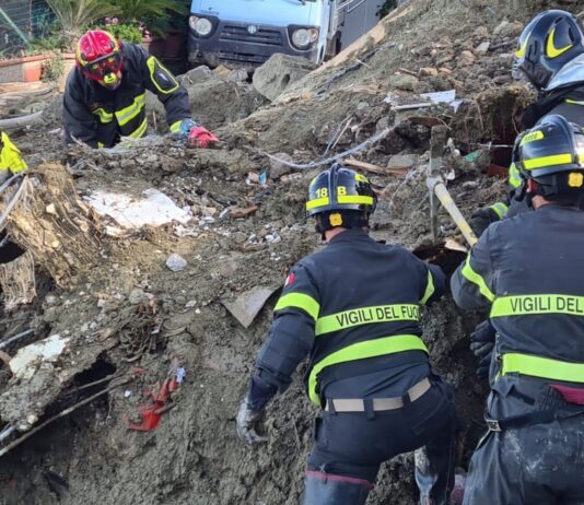 ischia frana dispersi vigili del fuoco