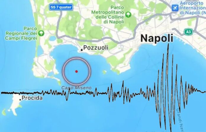 Terremoto all'alba nell'area dei Campi Flegrei, paura tra i residenti: "È stata una scossa fortissima"