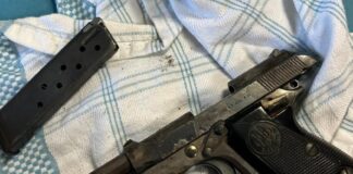 Castellammare, rione "Moscarella": getta pistola dalla finestra, denunciato 47enne