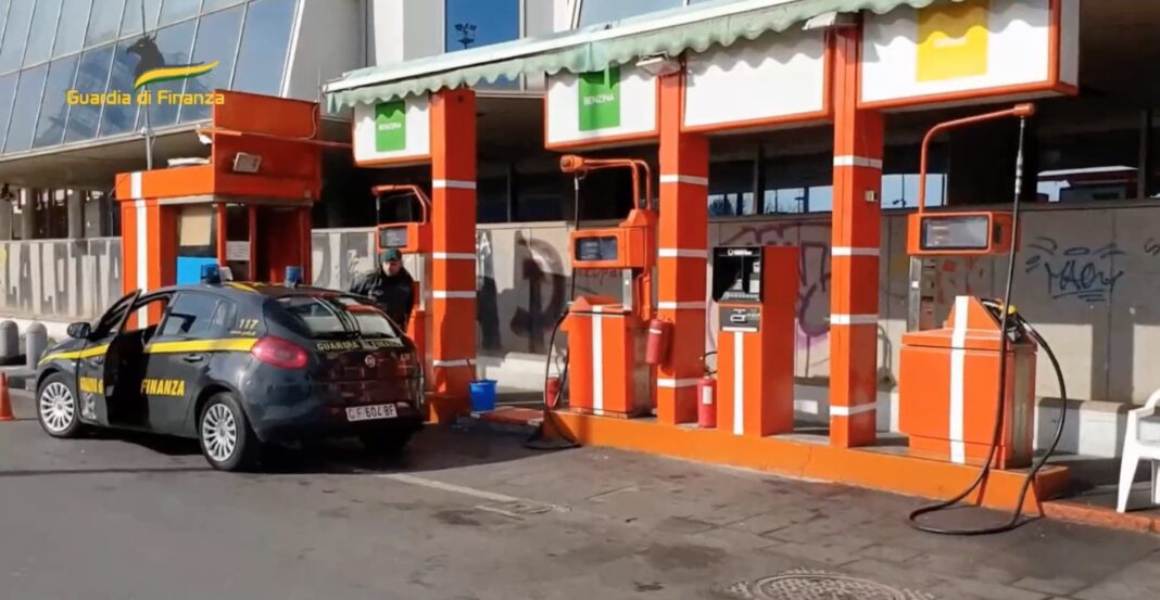 caro carburanti controlli napoli campania