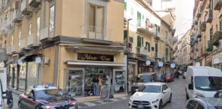 Castellammare, furto con scasso in pieno centro: ladro ferito, scattano le indagini Castellammare, furto con scasso in pieno centro: ladro ferito, scattano le indagini