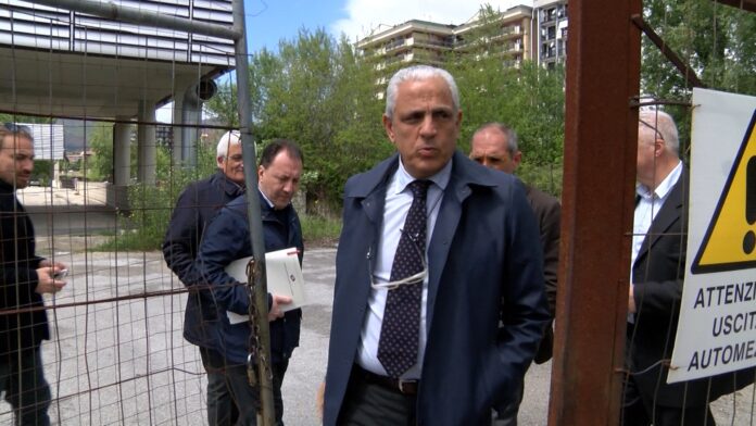 Terremoto in Sma Campania, 9 indagati per corruzione: arrestato anche Luciano Passariello (VIDEO)