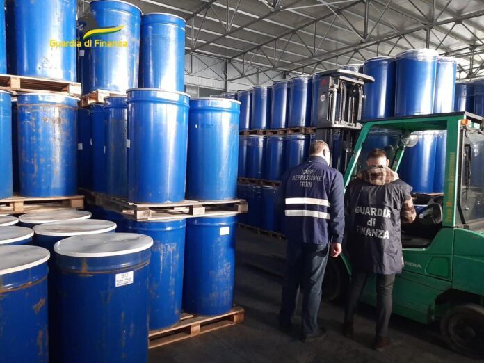 Caserta, commercializzavano falsi prodotti biologici: sette persone arrestate Caserta, commercializzavano falsi prodotti biologici: sette persone arrestate