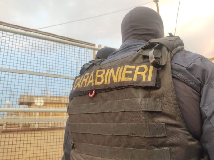 Caivano, blitz in via Atellana: la piazza di spaccio "protetta" dalle telecamere