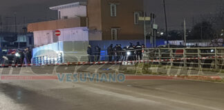 Napoli, omicidio al rione "Ponticelli": 58enne ucciso mentre era in macchina. Potrebbe aver tentato la fuga dai killer
