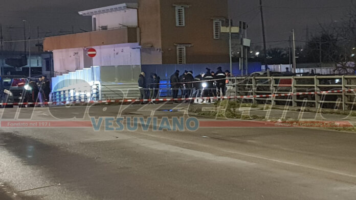 Napoli, omicidio al rione "Ponticelli": 58enne ucciso mentre era in macchina. Potrebbe aver tentato la fuga dai killer