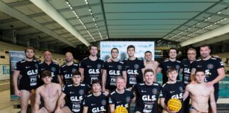 Gli atleti della Waterpolo Napoli Lions allo Stadio Maradona con Eutylia