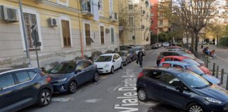Castellammare, scooter dato alle fiamme in viale Dante: indagano i carabinieri. Resta alto l’allarme criminalità castellammare di stabia viale dante alighieri