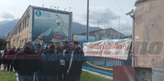 Castellammare, sit-in dei disoccupati a Marina di Stabia: nel porto turistico la “Fiera del Lavoro” di Pompei Castellammare, sit-in dei disoccupati a Marina di Stabia: nel porto turistico la "Fiera del Lavoro" di Pompei