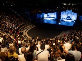 "La Regione Campania cancella il teatro a Pompei": caos e indignazione, attacco alla cultura