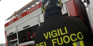 Pollena Trocchia, incendio nella notte in via Cavour