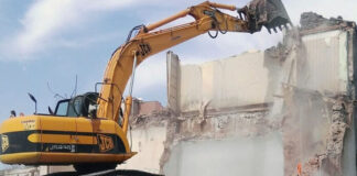 Pompei, abbattuto dopo decenni il ristorante con vista sugli Scavi: “Momenti di tensione tra il proprietario e le forze dell’ordine”