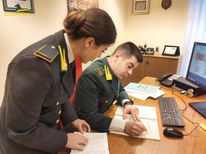 Logistica e facchinaggio, maxi frode fiscale: coinvolte società di Napoli e provincia. "Sequestri per 74 milioni di euro" Logistica e facchinaggio, maxi frode fiscale: coinvolte società di Napoli e provincia. "Sequestri per 74 milioni di euro"