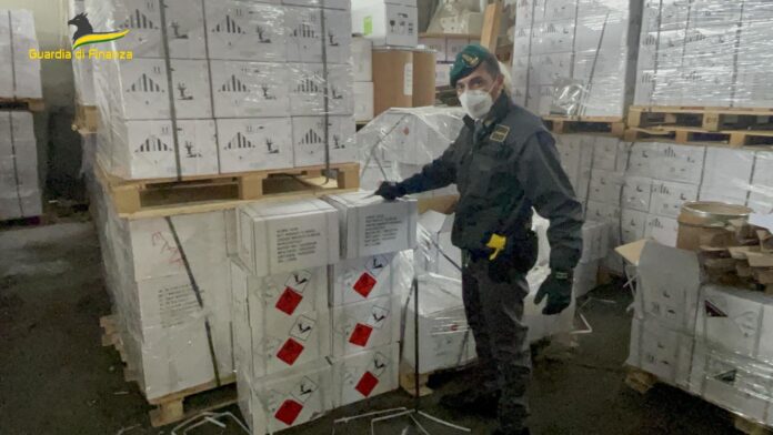 Boscoreale, gravi rischi per la salute: sotto sequestro oltre 30 tonnellate di prodotti fitosanitari