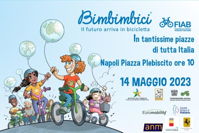 Bimbimbici, corteo in bici sul lungomare per sostenere la mobilità
