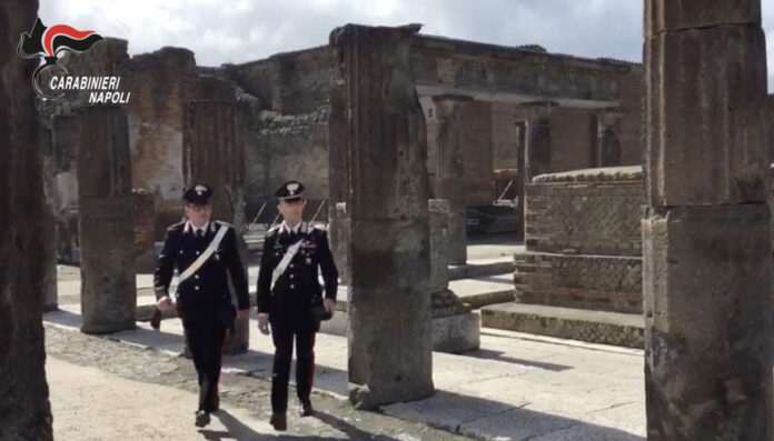 Scavi di Pompei, "chiammisti" e guide abusive nel mirino: controlli a tappeto dei carabinieri