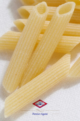 Penne rigate Setaro con zucchine, provola e pomodori
