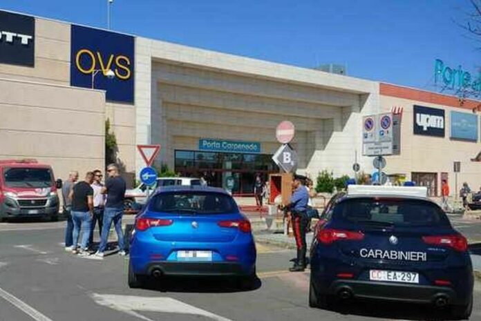 centro-commerciale rapina