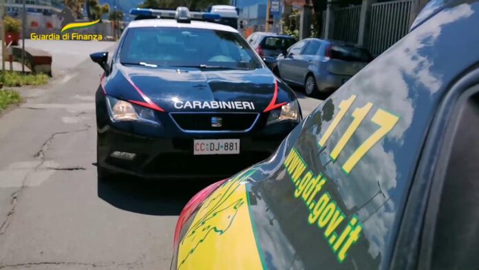 Agguati, armi e droga: così la camorra 