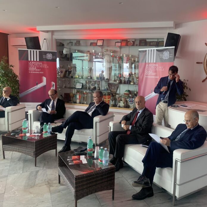 “La Riforma del processo civile e penale, quale giustizia?”: il convegno a Napoli “La Riforma del processo civile e penale, quale giustizia?”: il convegno a Napoli