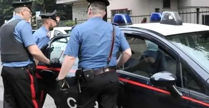 Bacoli: si masturba davanti a un bambino e alla madre, 53enne arrestato dai Carabinieri