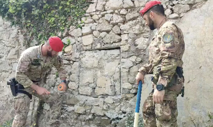 Castellammare, un bunker della camorra a "Madonna della Libera": in manette 33enne affiliato al clan