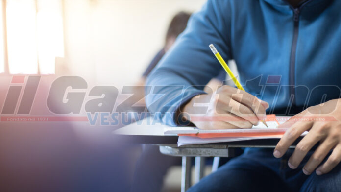 Esame di maturità 2023 al via, ecco le tracce della prima prova di italiano: la durata e la tipologia