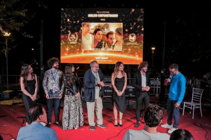 Il corto "Venti minuti" vince "Io non ti conosco Film Festival" di Sant'Antonio Abate: "Tra la ricerca di un sorriso e la dolcezza di una lacrima"