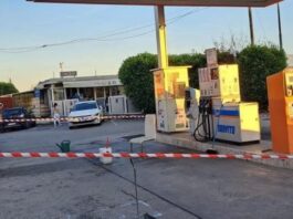 Napoli, tentata rapina con esplosione in un distributore di benzina. "Paura all’alba"