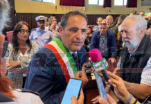 Folla e tripudio per Pasquale Aliberti, sindaco di Scafati per la terza volta: "Non dirò mai: è colpa di chi mi ha preceduto"