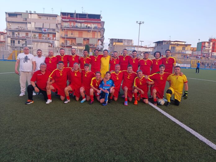 La nazionale di calcio del Regno delle Due Sicilie in Transilvania per le qualificazioni ai Mondiali 2024. Il presidente Amitrano: "Abbiamo lavorato molto, siamo pronti" La nazionale di calcio del Regno delle Due Sicilie in Transilvania per le qualificazioni ai Mondiali 2024. Il presidente Amitrano: "Abbiamo lavorato molto, siamo pronti"