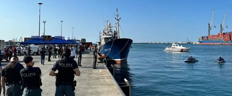 In 172 sbarcano a Salerno da nave Ong. E' il 28esimo arrivo nel porto salernitano