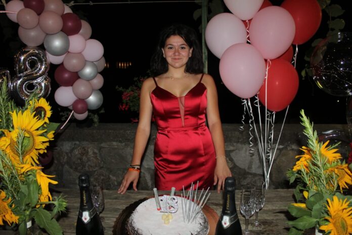 Agerola, auguri speciali per i 18 anni di Mariagrazia Fusco