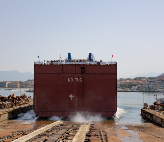 Castellammare, Fincantieri: varata la sezione di prua della seconda unità Lss. "Fa parte del programma Flotlog di Chantiers de l’Atlantique"