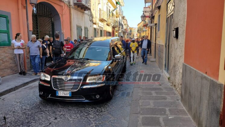 Pomigliano d’Arco, l’addio commosso della città a Frederick